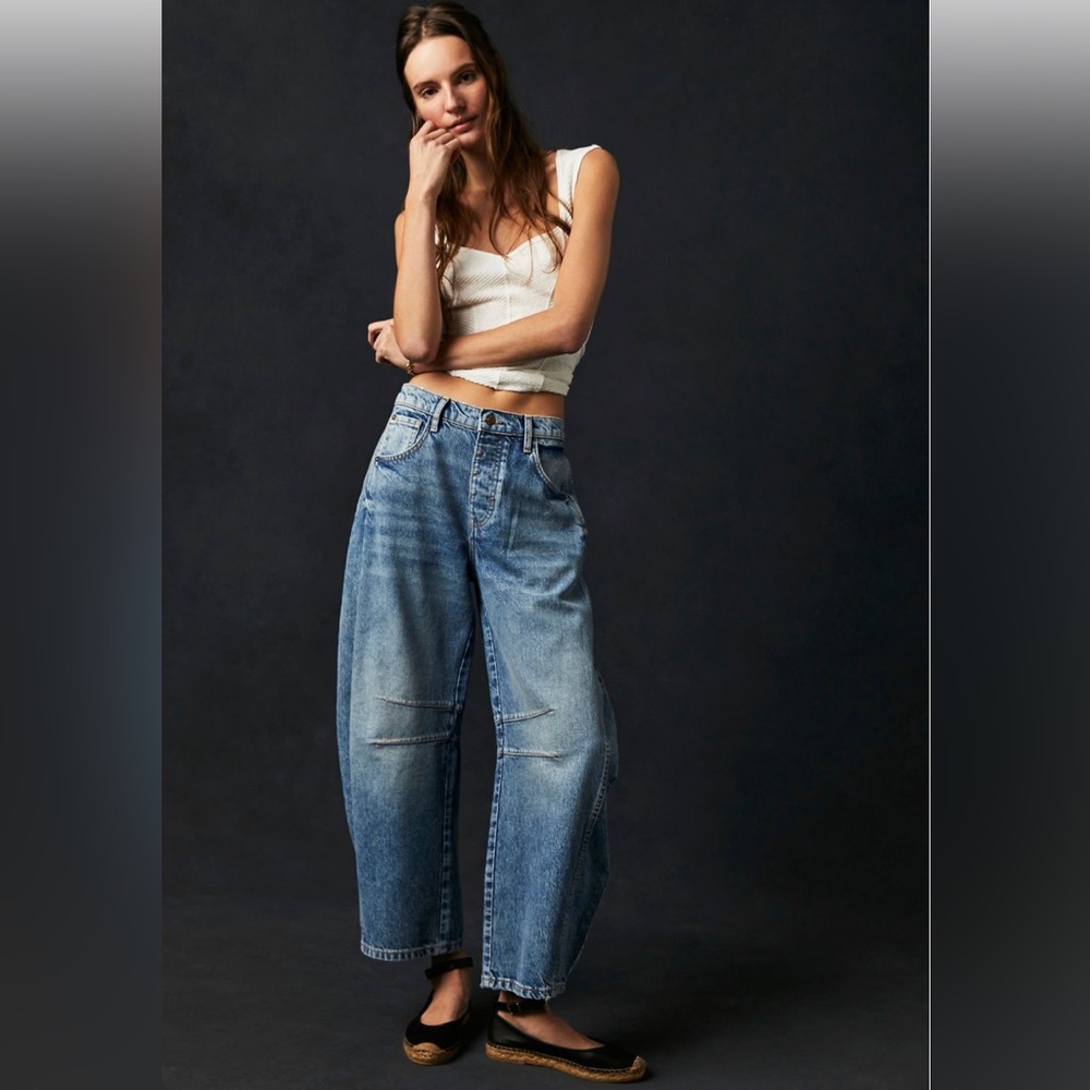 We The Free Good Luck Barrel Jeans in Ultra Light Beam- Sz 25 Reg